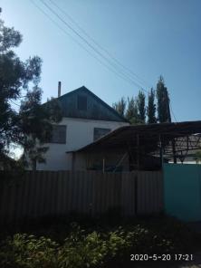 Срочно! Продаётся 2-х эт. дом в центре города Токмок, район 