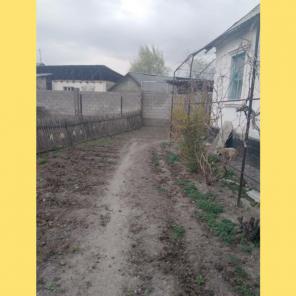 Продаётся кирпичный дом.