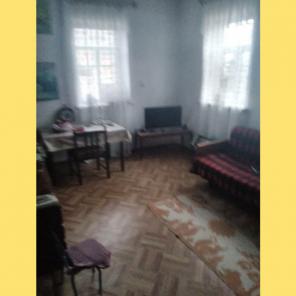 Продаётся кирпичный дом.