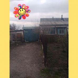 Продаётся кирпичный дом.